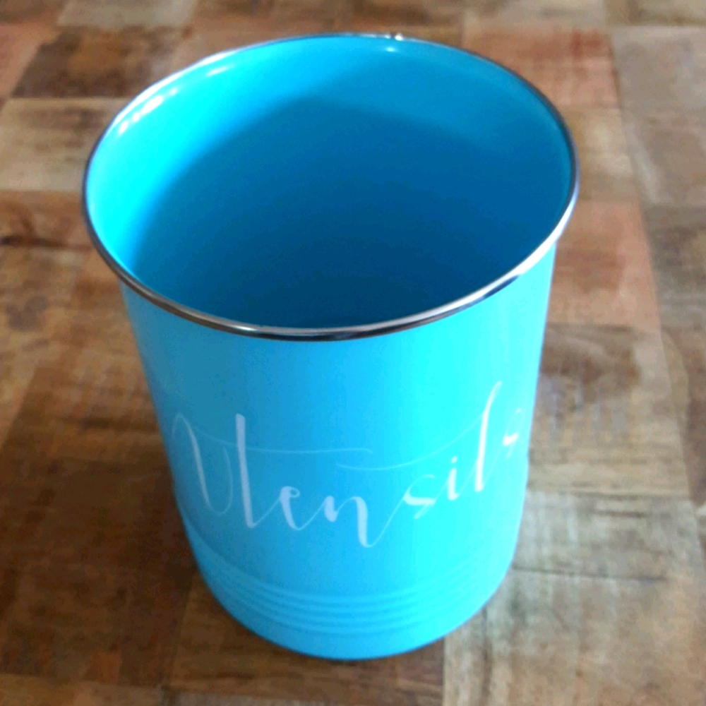 Utensil holder